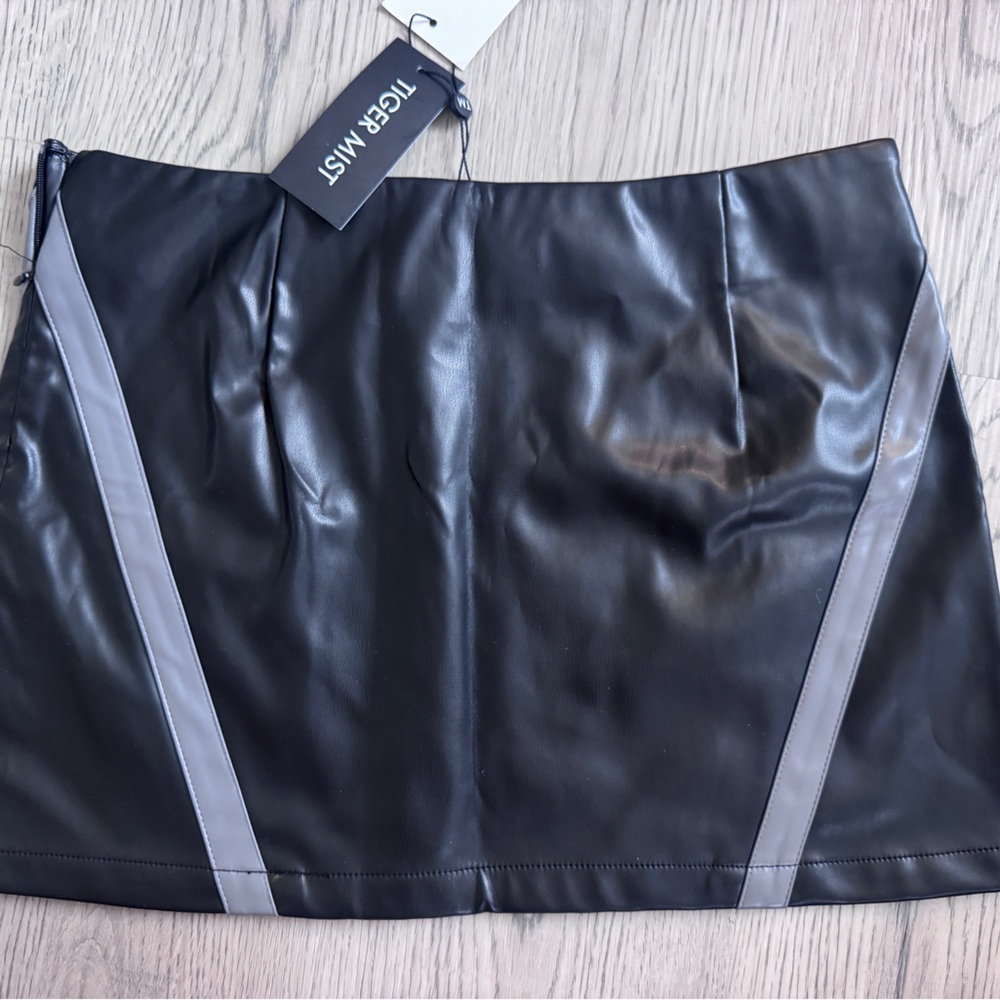 Black mini skirt with grey stripes